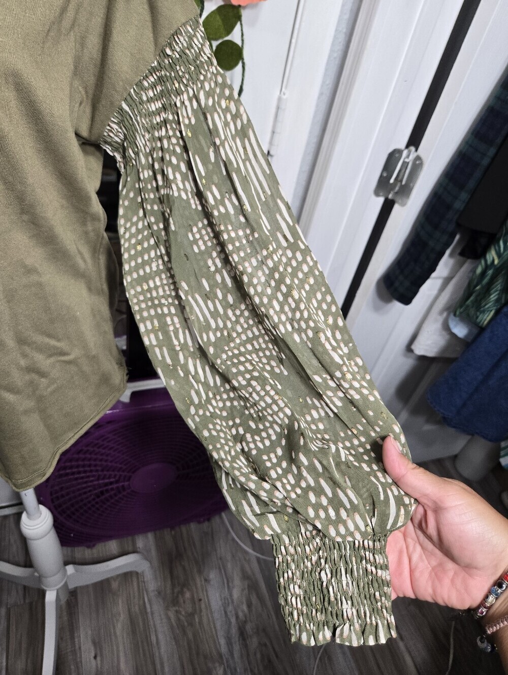 Mystree Pullover Olive Color Mixed Sleeves Sz M - Picture 3 of 10